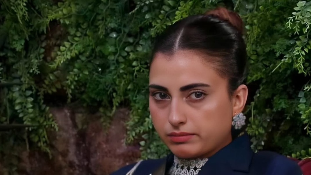 Salman khan slams farrhana bhatt over her rebelious image in bigg boss 19