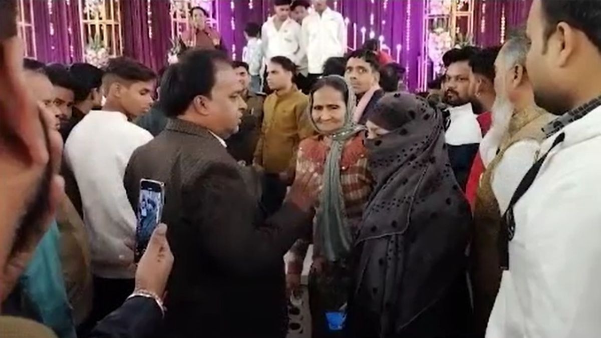 पति कर रहा था दूसरी शादी, पत्नी ने पहुंचकर रुकवा दी. (Photo: Screengrab)