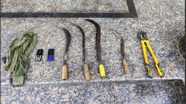 bangladeshi smugglers attack bsf personnel