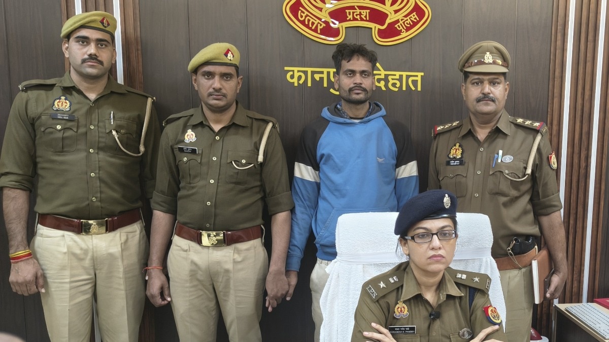 पुलिस की गिरफ्त में आरोपी तांत्रिक नीलू .(Photo: Tanuj Awasthi/ITG)