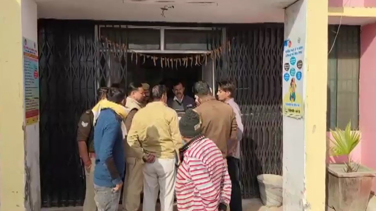 सड़क हादसे में दो युवकों की मौत. (Photo: Screengrab)