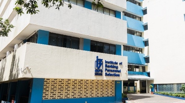 आईबीपीएस की आधिकारिक वेबसाइट ibps.in के माध्यम से हॉल टिकट डाउनलोड कर सकते हैं. (Photo:ibps.in)