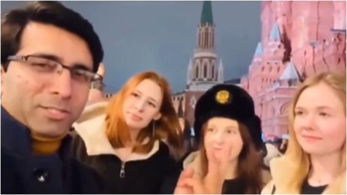 Pakistani vlogger, Russian girls video