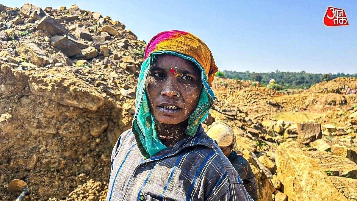 पन्ना की उथली खदानों में भी हर साल करोड़ों रुपए के हीरे मिलते हैं.