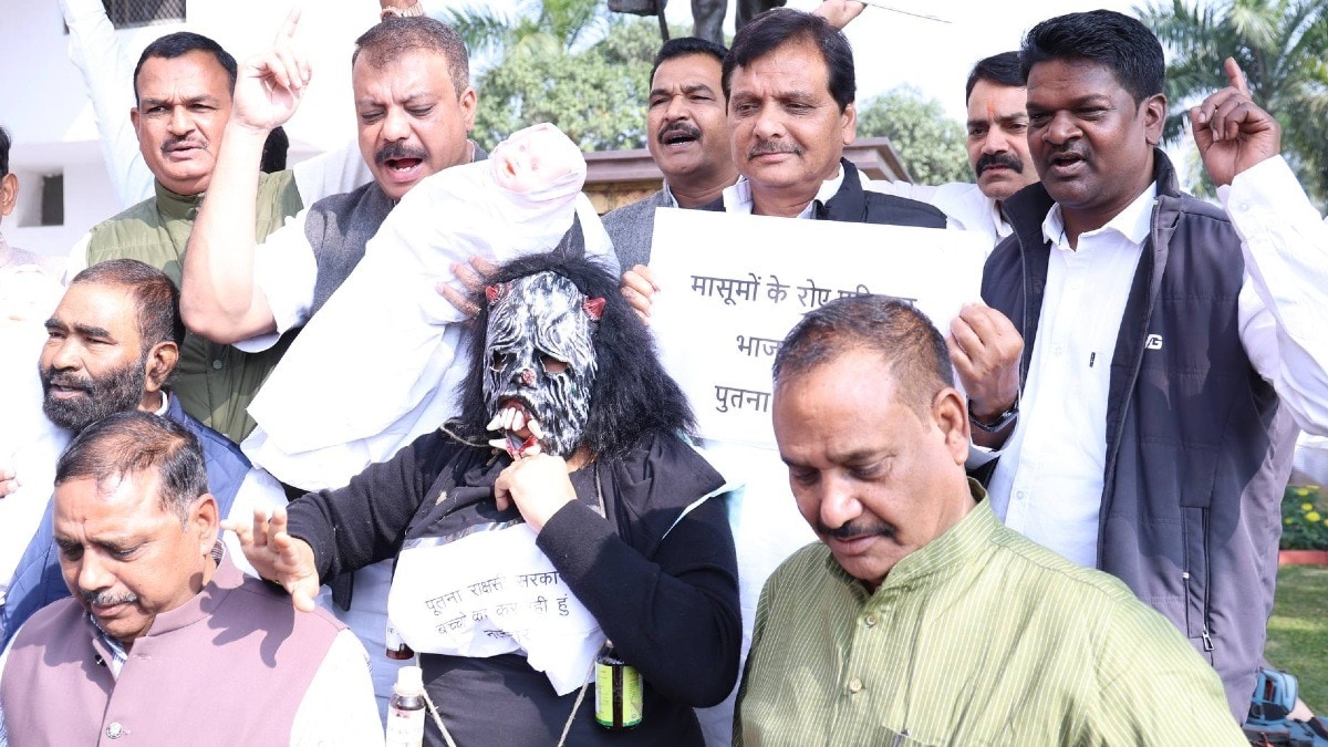 MP में विपक्ष ने उठाया कप सिरप से मौत का मुद्दा.(Photo:ITG)