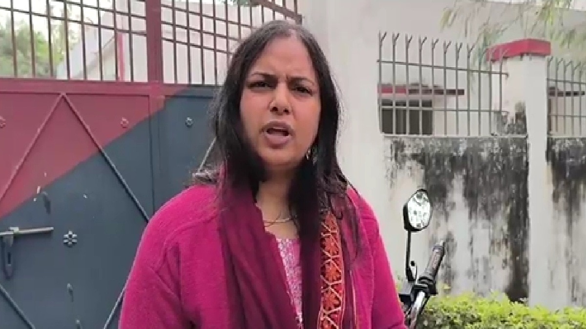 woman outside home of jail superintendent