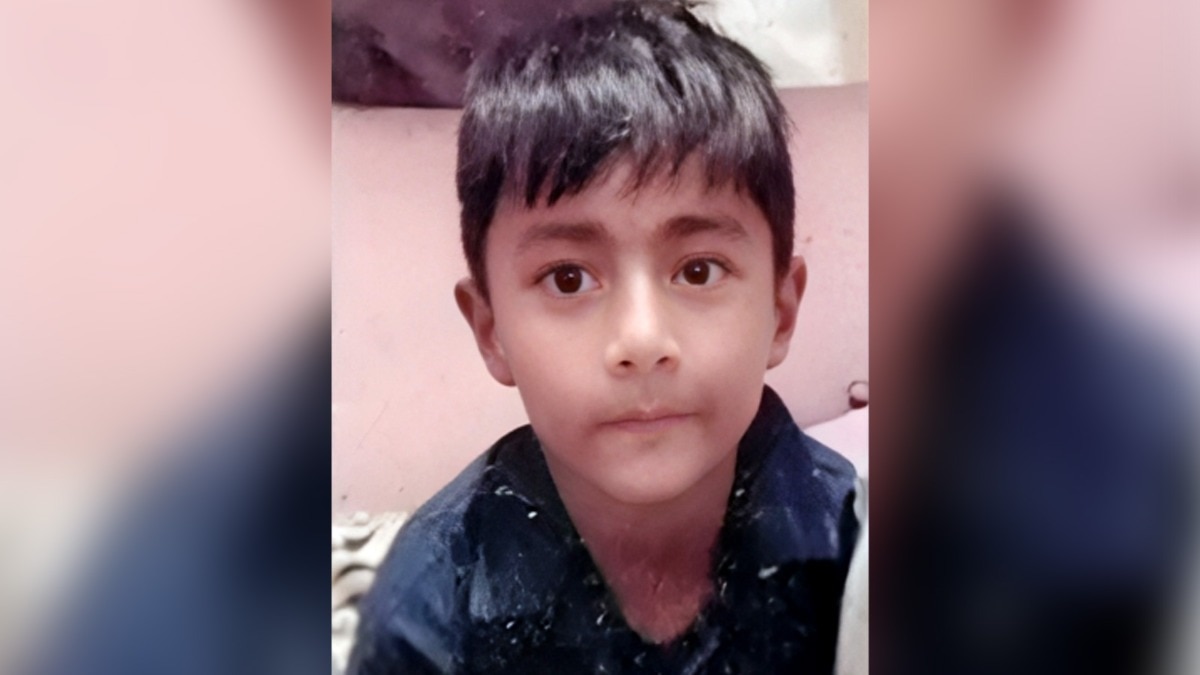 रिबन में फसा गला, मासूम की गयी जान