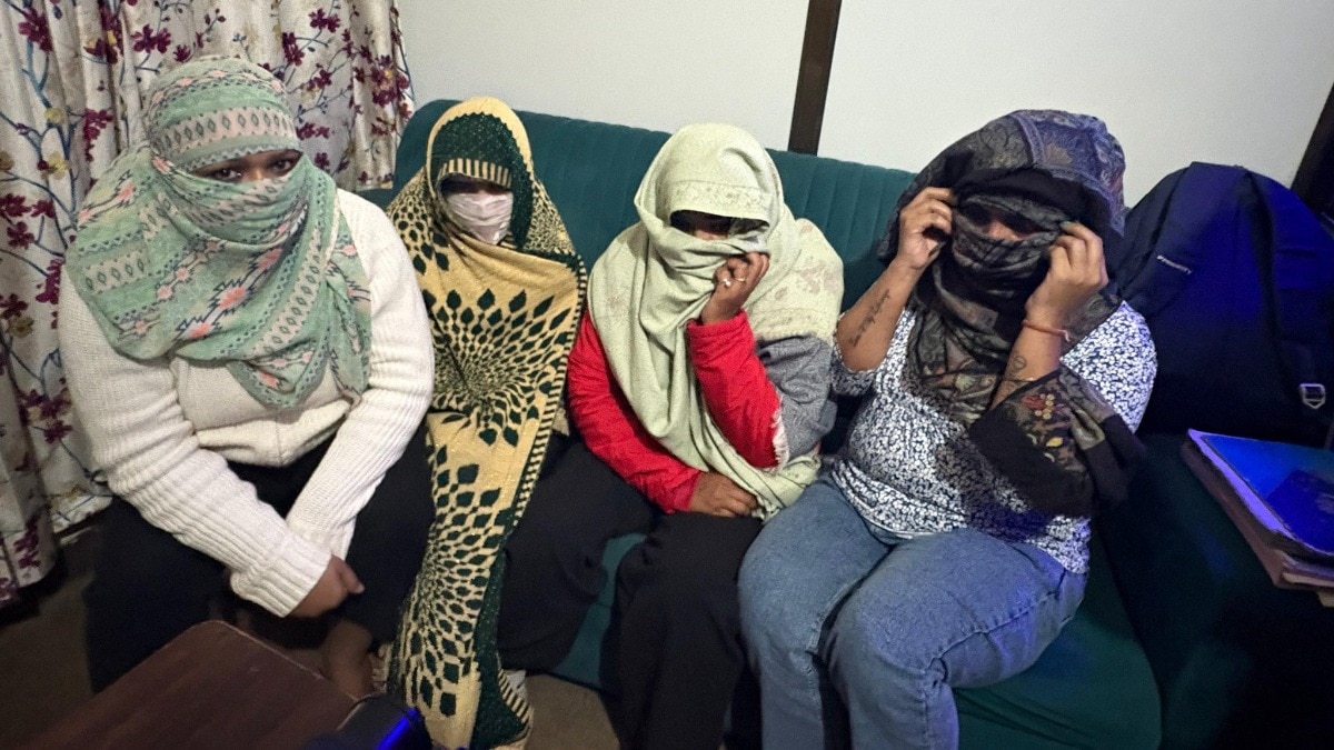 वाराणसी में दो स्पा सेंटर पर छापेमारी की गई है. (Photo: ITG)