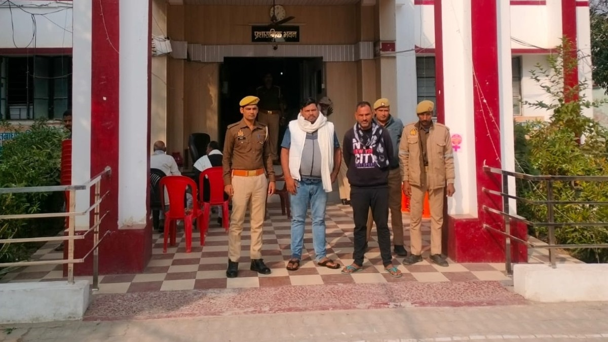 Ballia police arrested two accused (Photo- ITG)