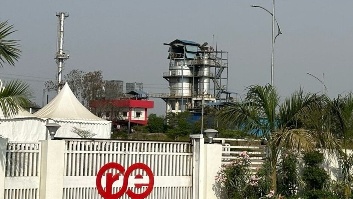 पीथमपुर की रामकी एनवायरो में जला था कचरा.(Photo:ITG)