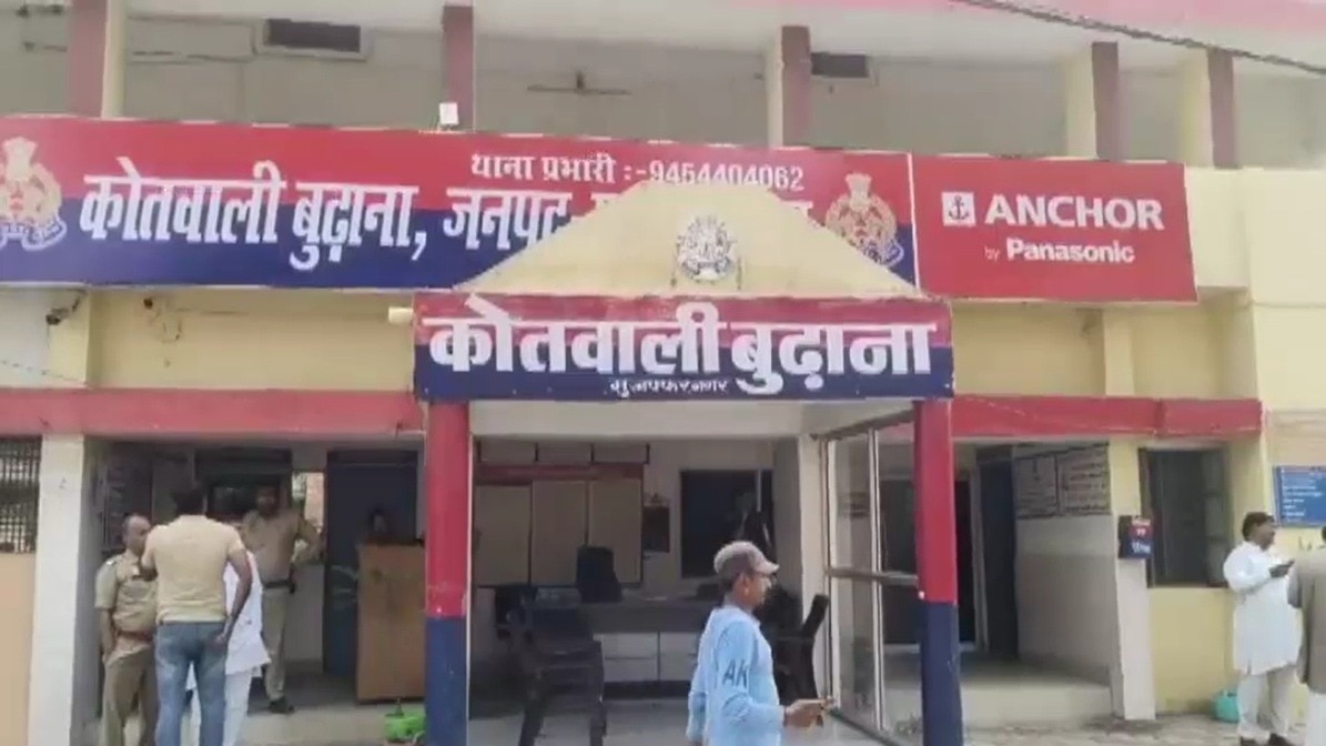 दबंगों ने पिता-पुत्री को पीटा. (Photo: Representational )