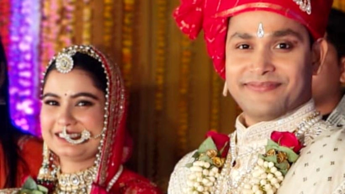 IAS चारू की IPS सुजीत संग भव्य शादी.(Photo:ITG)