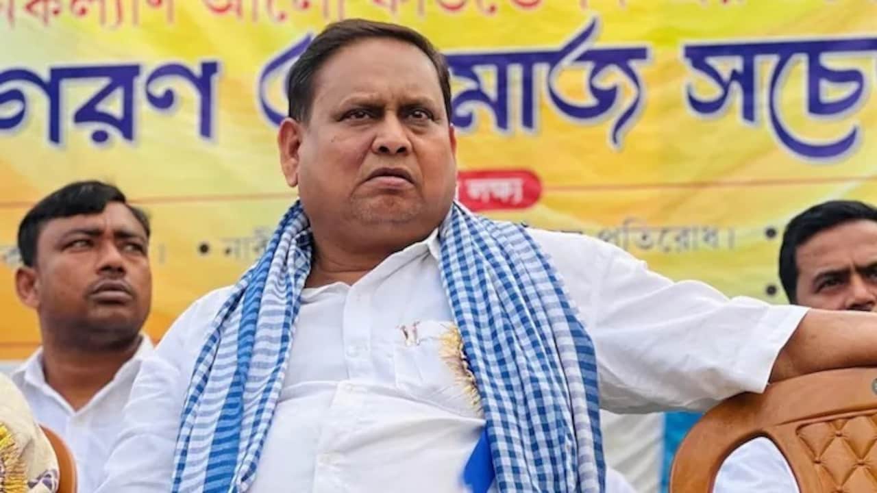 TMC ने हुमायूं कबीर को किया सस्पेंड, बंगाल में बाबरी बनाने का किया था ऐलान - TMC suspends Humayun Kabir Announcement made build Babri Bengal ntc - AajTak