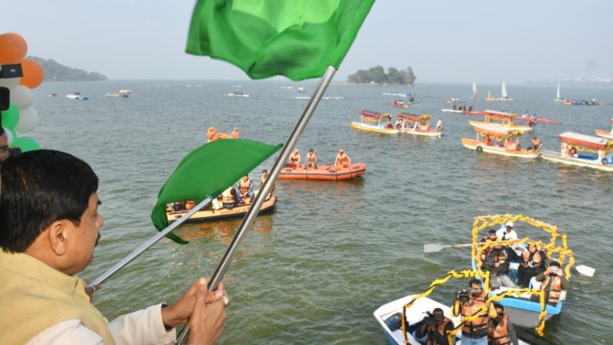 CM मोहन यादव ने 20 शिकारों को दिखाई हरी झंडी.(Photo:ITG)