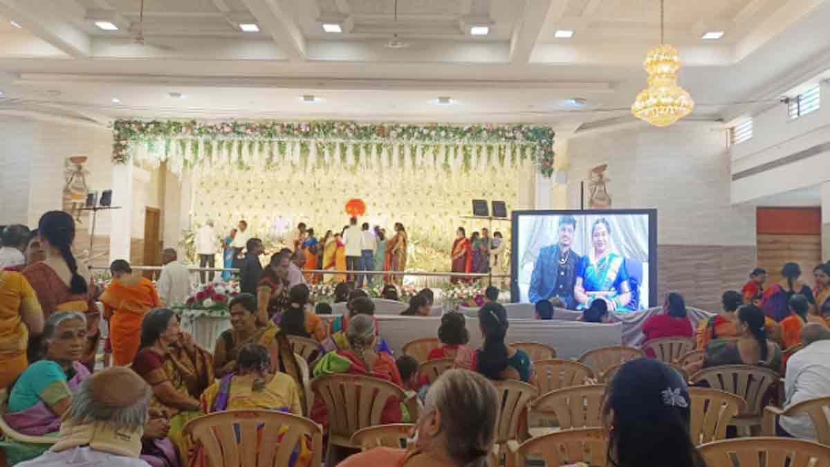 Flight Cancellations Force Wedding Reception to Go Online