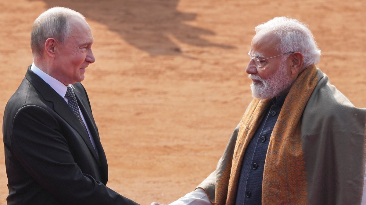 पुतिन ने पीएम मोदी को अगले वर्ष रूस में होने वाली वार्षिक बैठक में शामिल होने का आमंत्रण दिया (Photo: PTI)