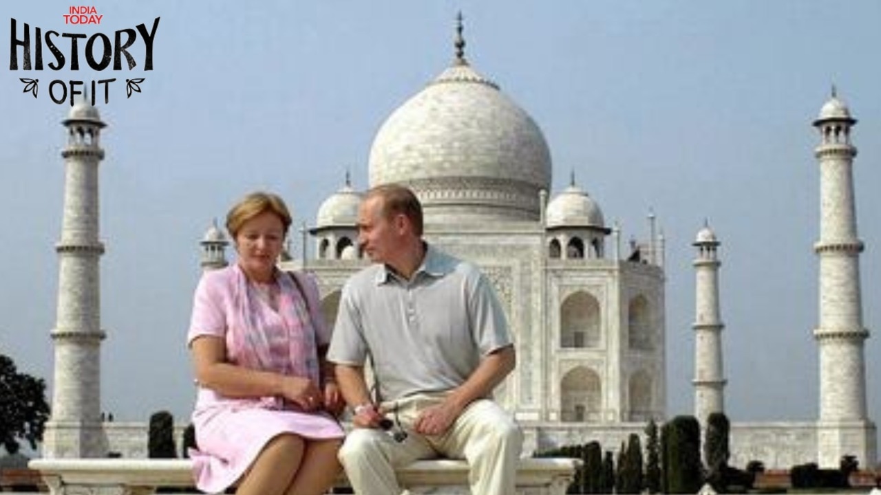 Vladimir Putin and his wife Lyudmila at the Taj Mahal during his first visit to India in 2000. (Image: File)