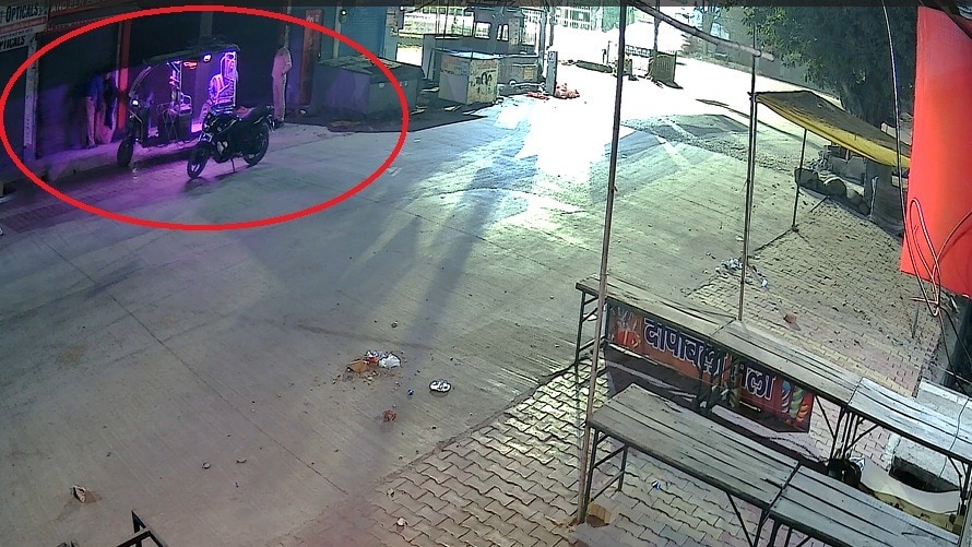 घटना CCTV में कैद. (Photo: Screengrab)