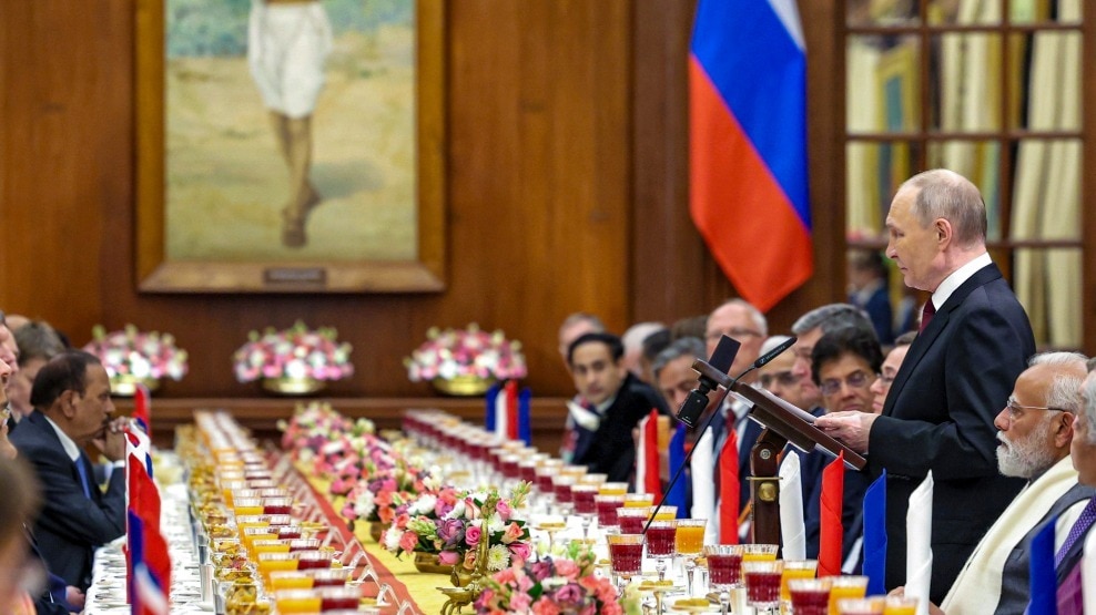 भारतीय थाली के स्वाद से हुआ स्वागत.(Photo: PTI)