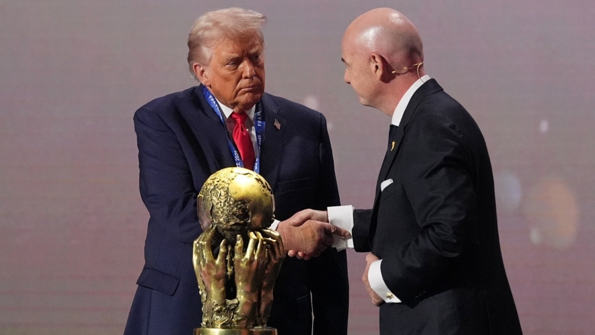 Donald Trump, Giani Infantino fifa award