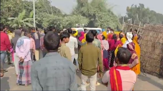 मातिहारी में बच्ची की मौत के बाद बवाल (Photo: Screengrab)