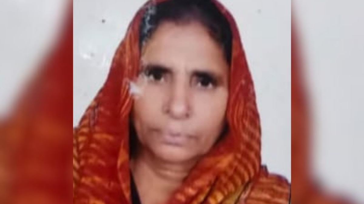  65 वर्षीय मां मधु देवी की फाइल फोटो.(Photo: Mayank Gaur/ITG)