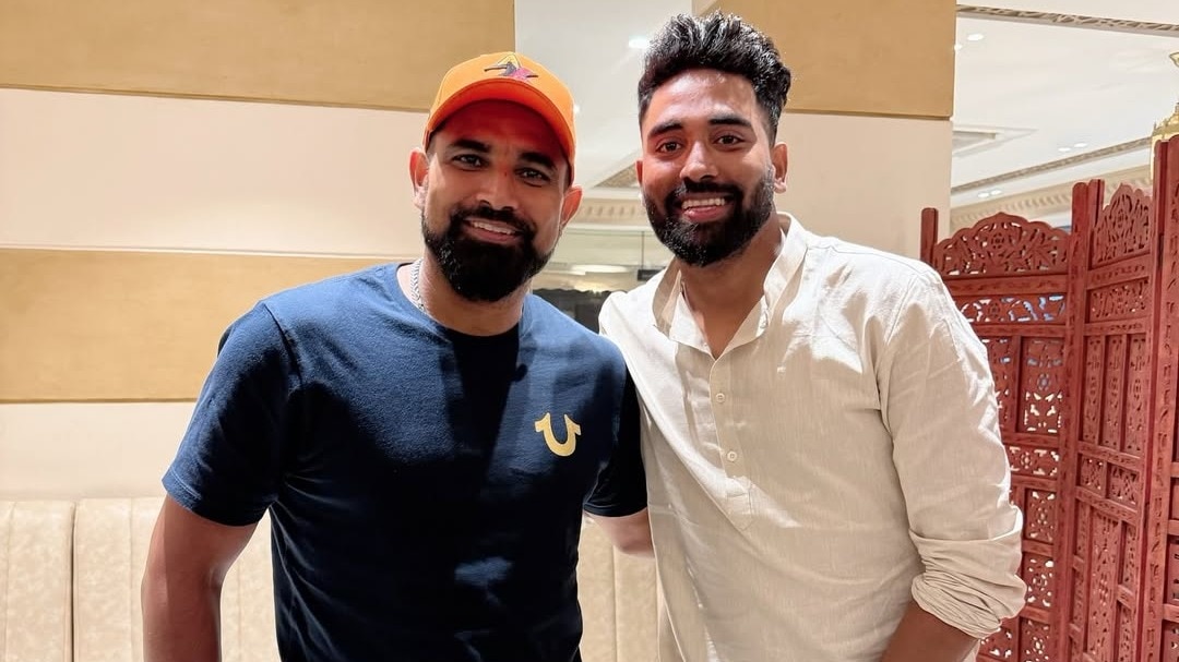 मोहम्मद सिराज के रेस्टोरेंट में जुटे टीम इंडिया के स्टार्स, मोहम्मद शमी ने शेयर की कूल Photos