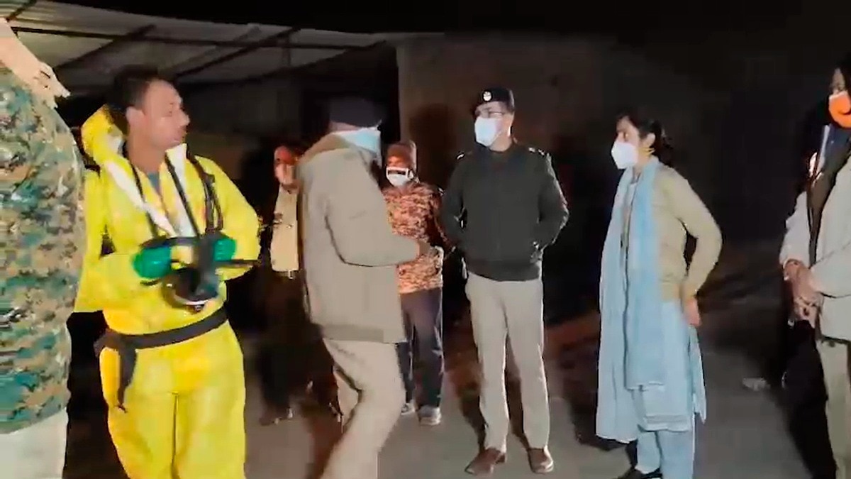 रतलाम में फैक्ट्री में गैस रिसाव से हड़कंप. (Photo: Screengrab)