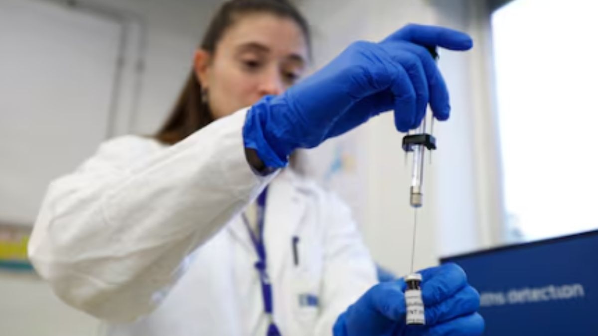 12वीं के बाद फॉरेंसिक साइंस में करियर बनाने के लिए ये कोर्स करें.  (Photo: AP)