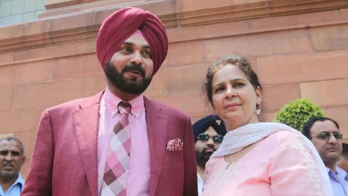 Congress leader Navjot Kaur Sidhu alleges Rs 500 crore is needed to become Punjab CM, sparking political controversy.