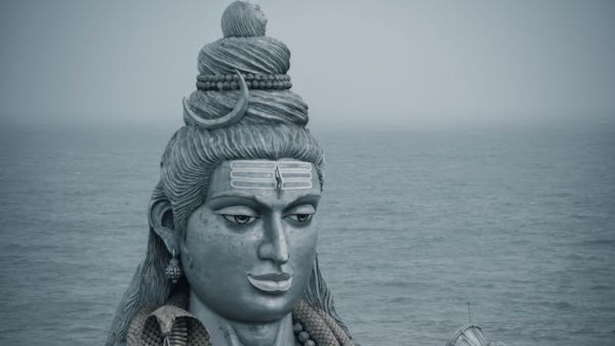 प्रदोष काल भगवान शिव को समर्पित माना गया है. (Photo: ITG)