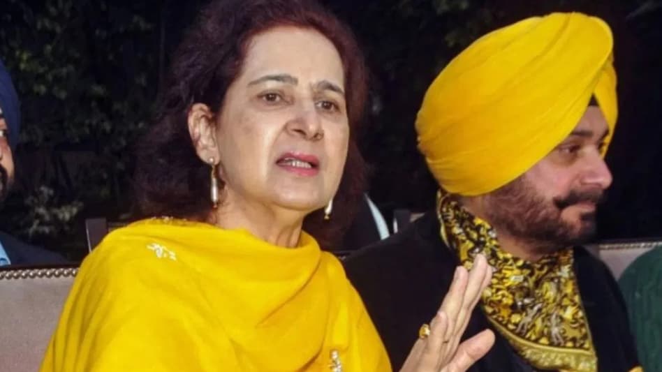 मैं भ्रष्ट अध्यक्ष के साथ नहीं', कांग्रेस से सस्पेंड होने पर बरसीं नवजोत कौर... वडिंग और CM मान पर लगाया मिलीभगत का आरोप - navjot kaur sidhu congress warring cm ...