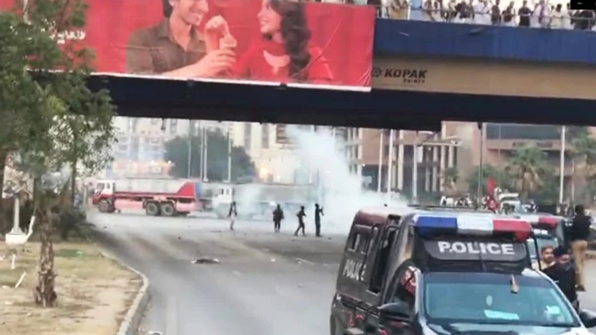 protest violence in karachi pakistan