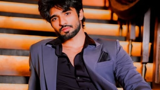 जीशान खान (Photo: Instagram @theonlyzeeshankhan)