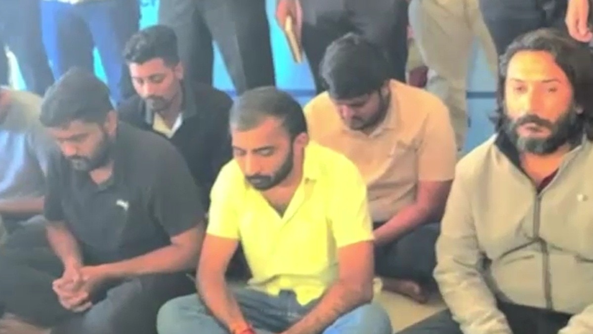 2 बैंक कर्मचारियों समेत 10 गिरफ्तार.(Photo:Screengrab)