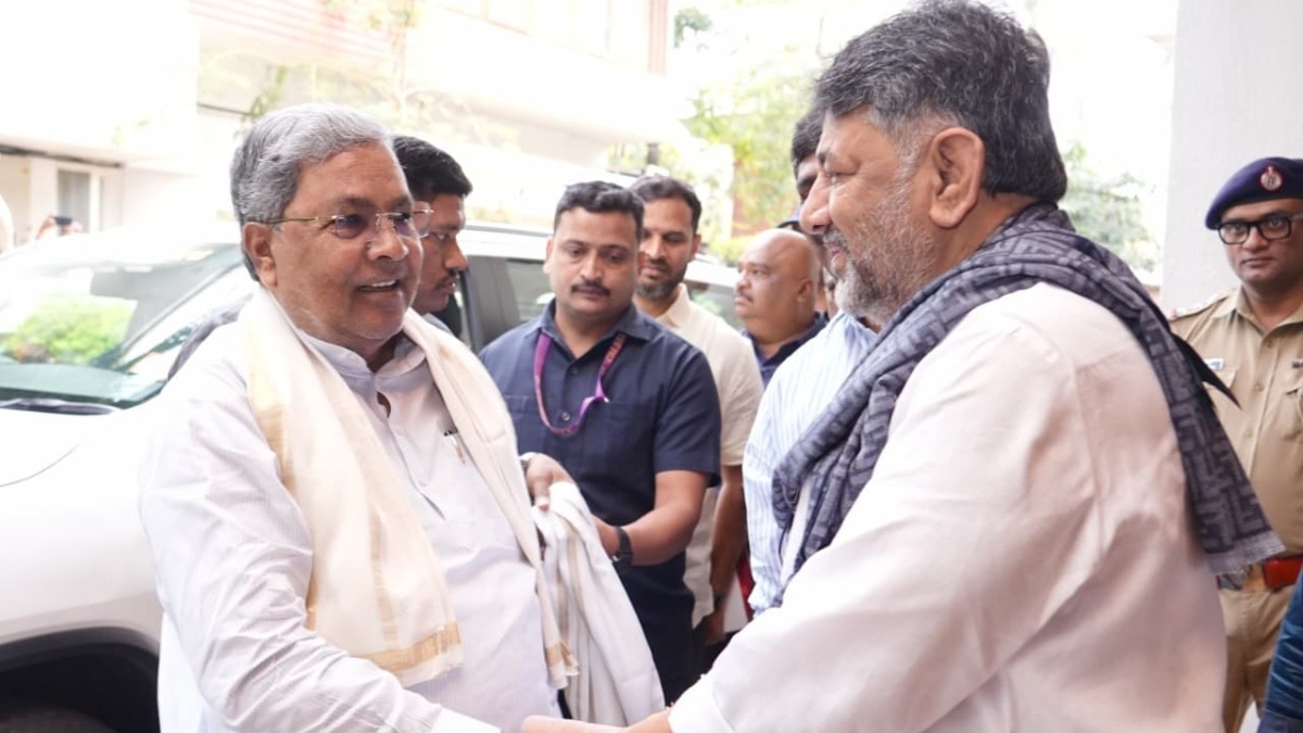 Karnataka CM Meets DK Shivkumar