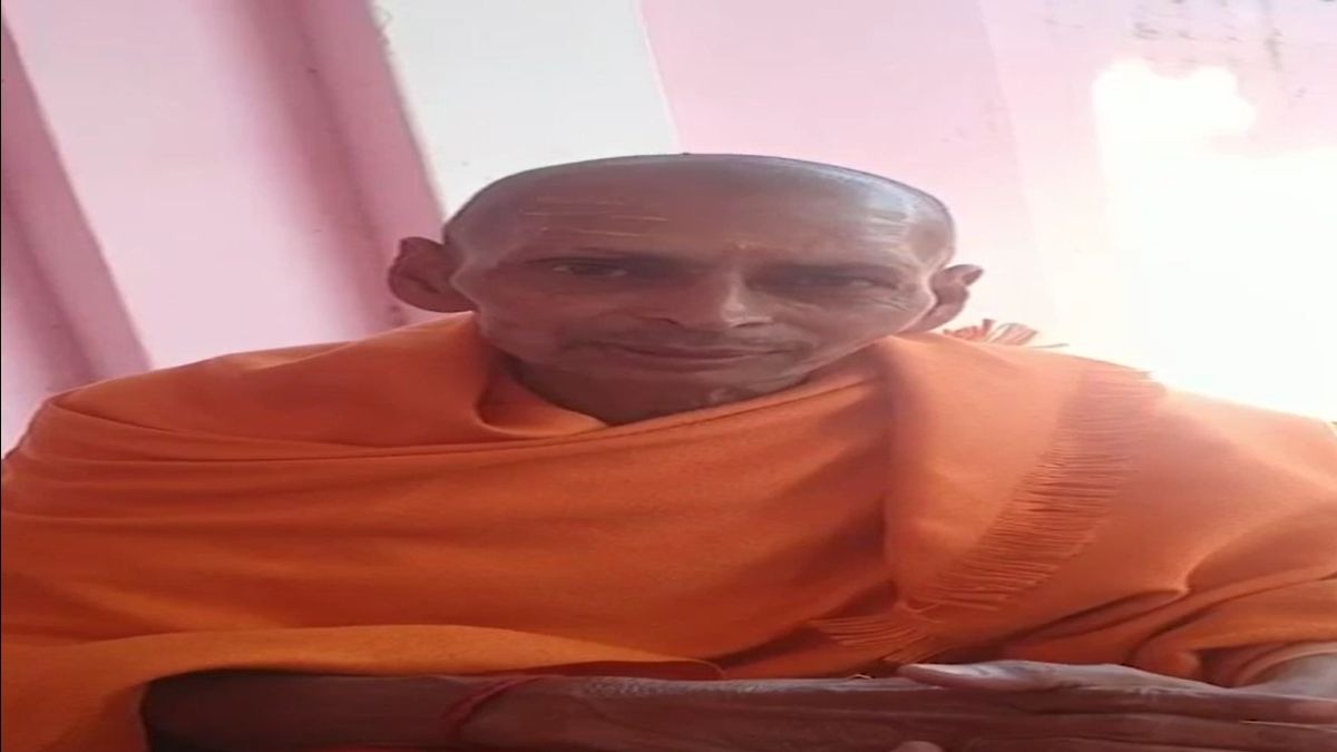 साधु बनकर घर लौटा युवक तो फैमिली ने पहचानने से किया इनकार. (Photo: Screengrab)