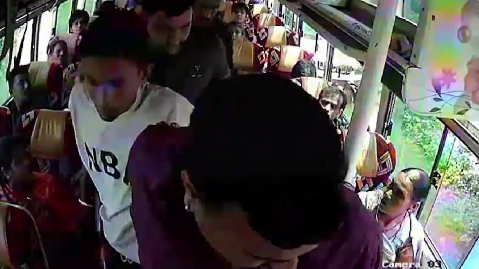 अफीम केस में छात्र को फ़साने में 6 पुलिसकर्मियो को किया सस्पेंड अफीम केस में छात्र को फ़साने में 6 पुलिसकर्मियो को किया सस्पेंड