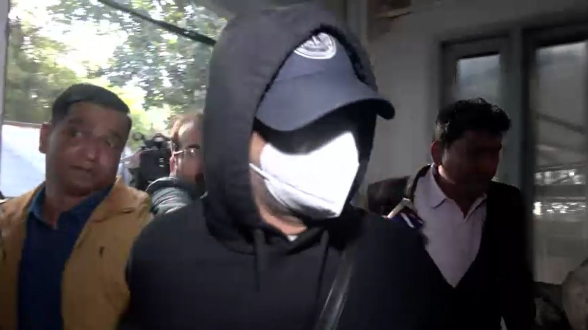 पुलिस ने अस्पताल से अजय गुप्ता को पकड़ा है. (Photo: Screengrab)