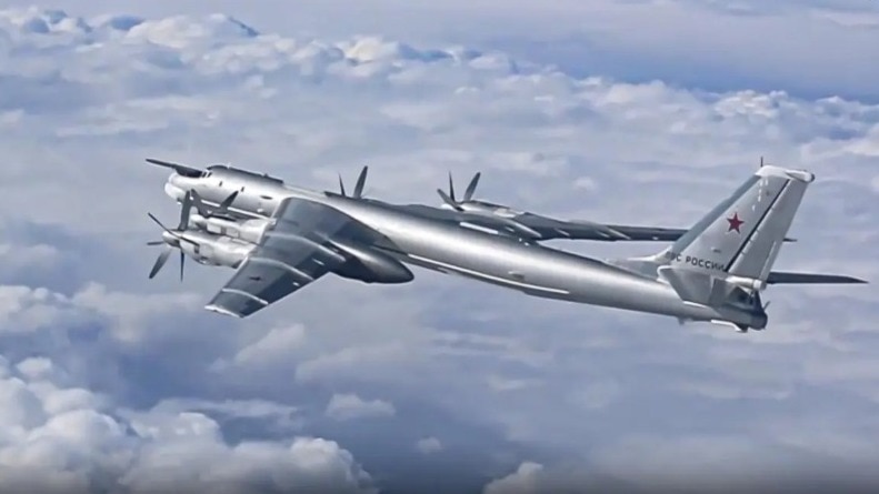 भारत दौरे पर राष्ट्रपति पुतिन का स्वागत टोयोटा की कार में किया गया, जो जापान की कंपनी है. (Photo- AP)