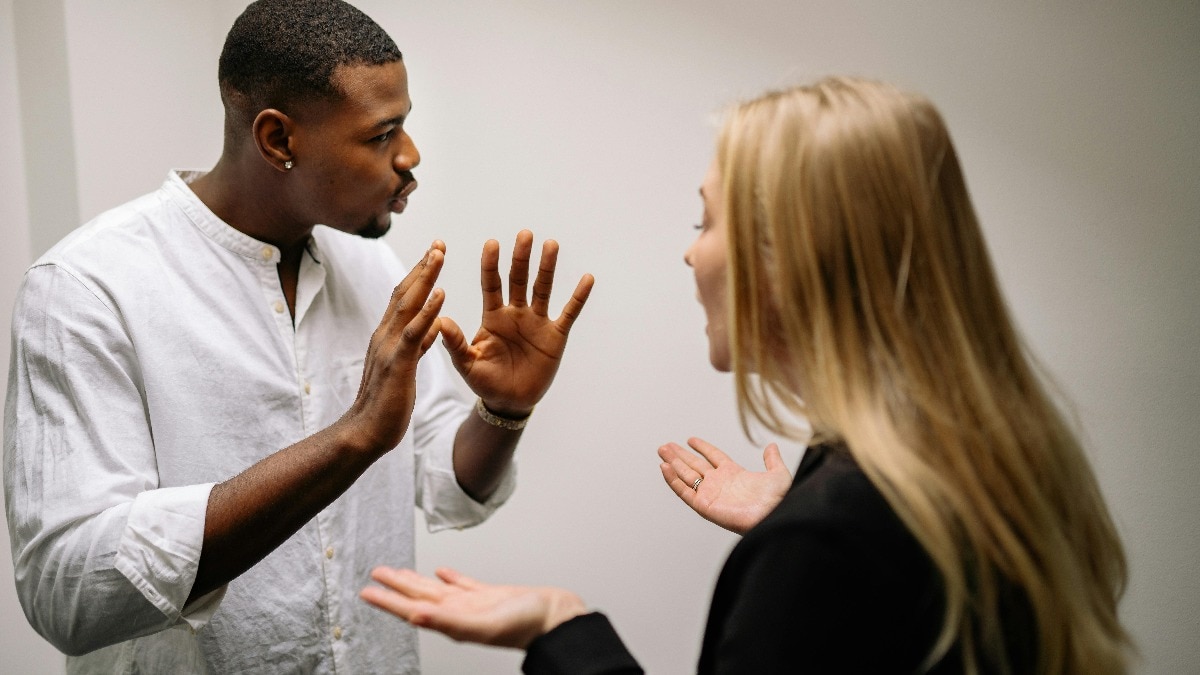 ऑफिस जल्दी पहुंचने की वजह से महिला को बॉस ने नौकरी से निकाला (Representational Photo - Pexels)