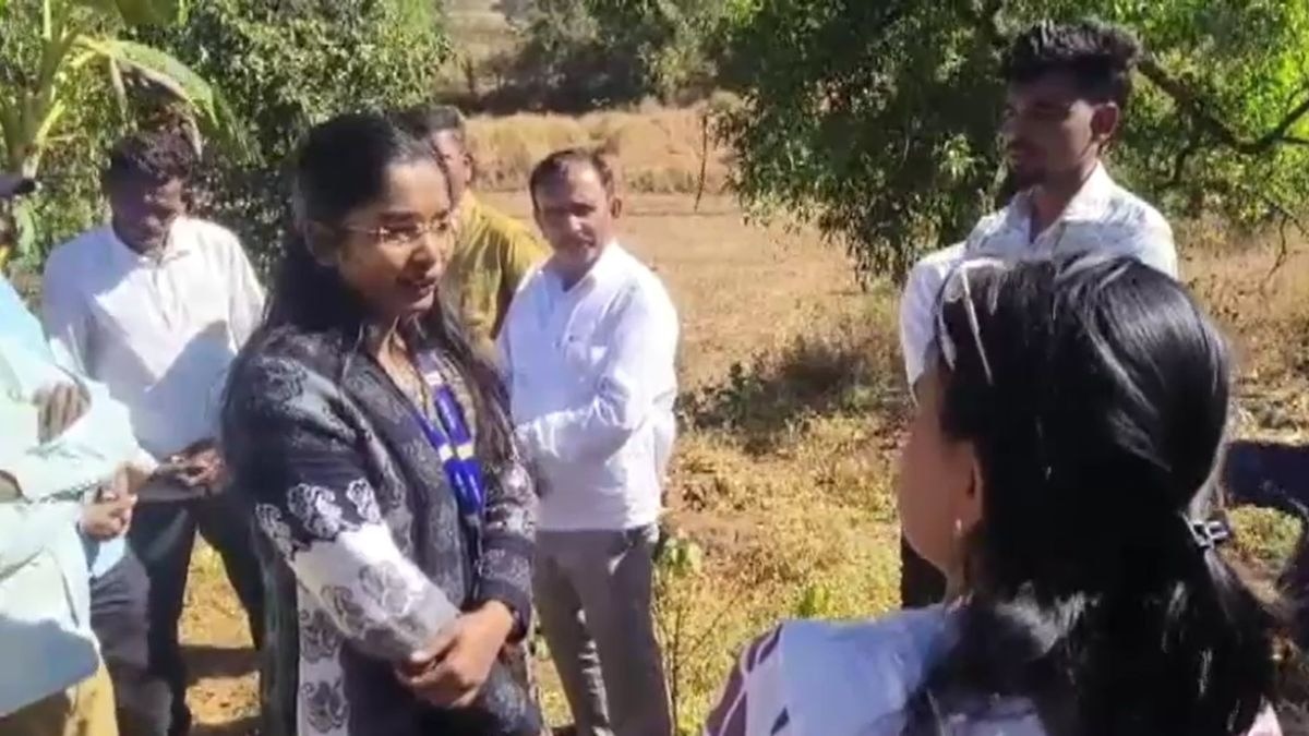 मामला सामने आने के बाद जांच के लिए पहुंची टीम. (Photo: Screengrab)