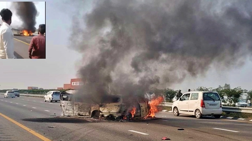 horrific scene of road accident in Barabanki (Photo - Screengrab)