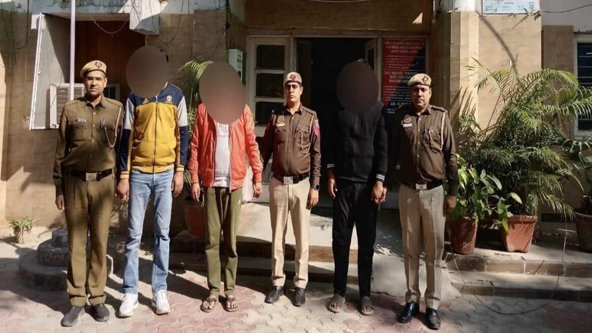 सिर पर बोतल फोड़ी, पैर से दबाया गला, गाड़ी में लाश को लेकर शहर में घूमते रहे लड़के