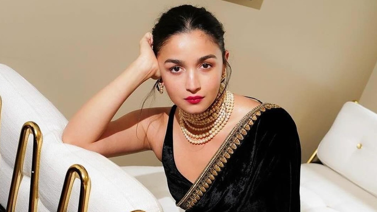 पाकिस्तानी फैन को आलिया ने दिया जवाब (Photo: Instgram @aliaabhatt)