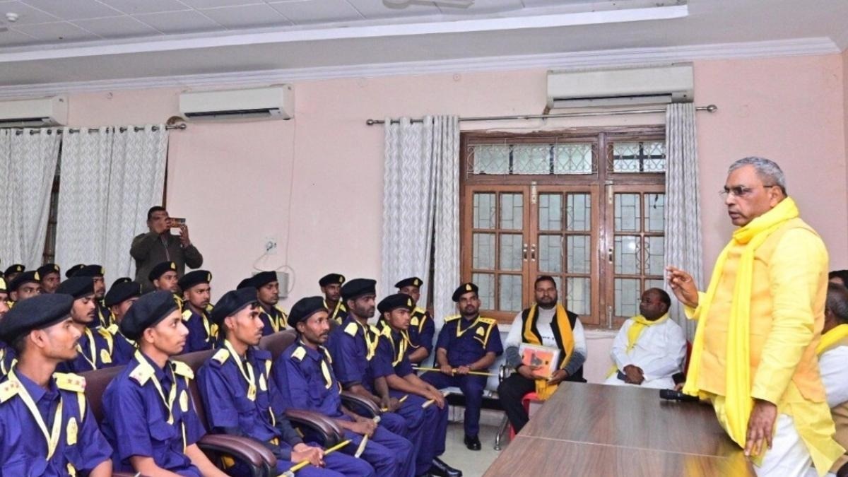 om prakash rajbhar formed his rss army