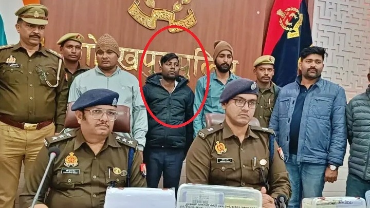 Fake IAS officer arrested in Gorakhpur (Photo - Screengrab)