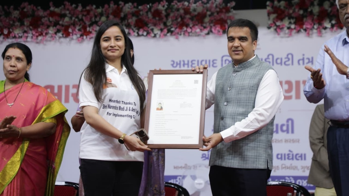 नागरिकता पाने वालों ने भी साझा की अपनी भावनाएं.(Photo: Atul Tiwari/ITG)