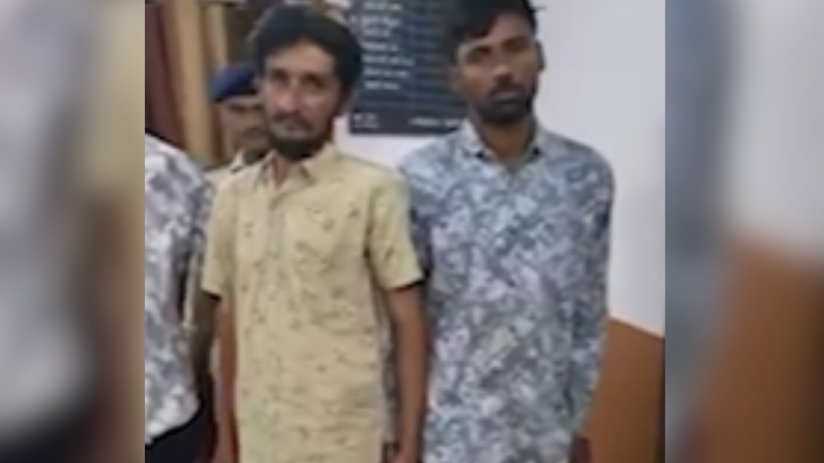 पुलिस की गिरफ्त में आरोपी.(Photo: Screengrab)