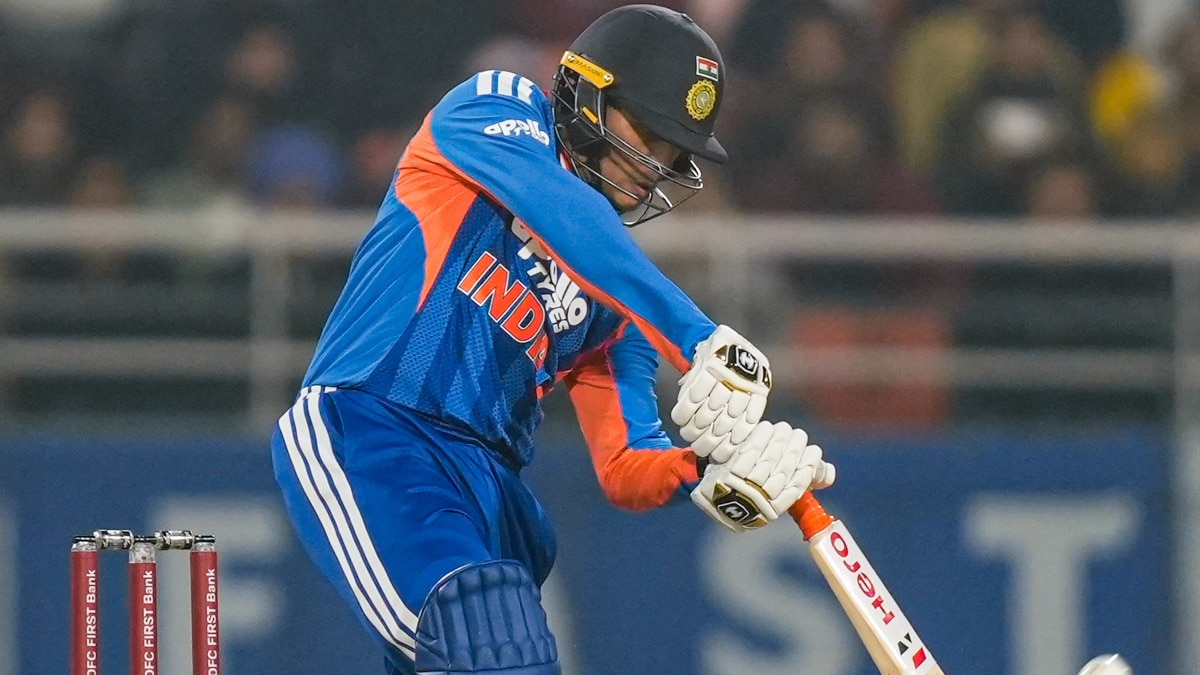 अभिषेक शर्मा ने मुल्लांपुर टी20 मैच में बड़ा रिकॉर्ड बनाया. (Photo: PTI)